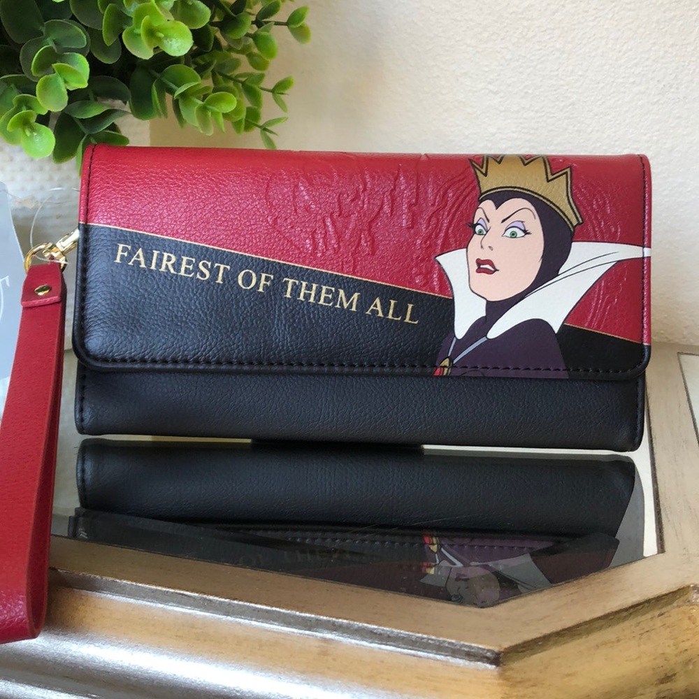 The Evil Queen Fairest of Them All Wallet NWT